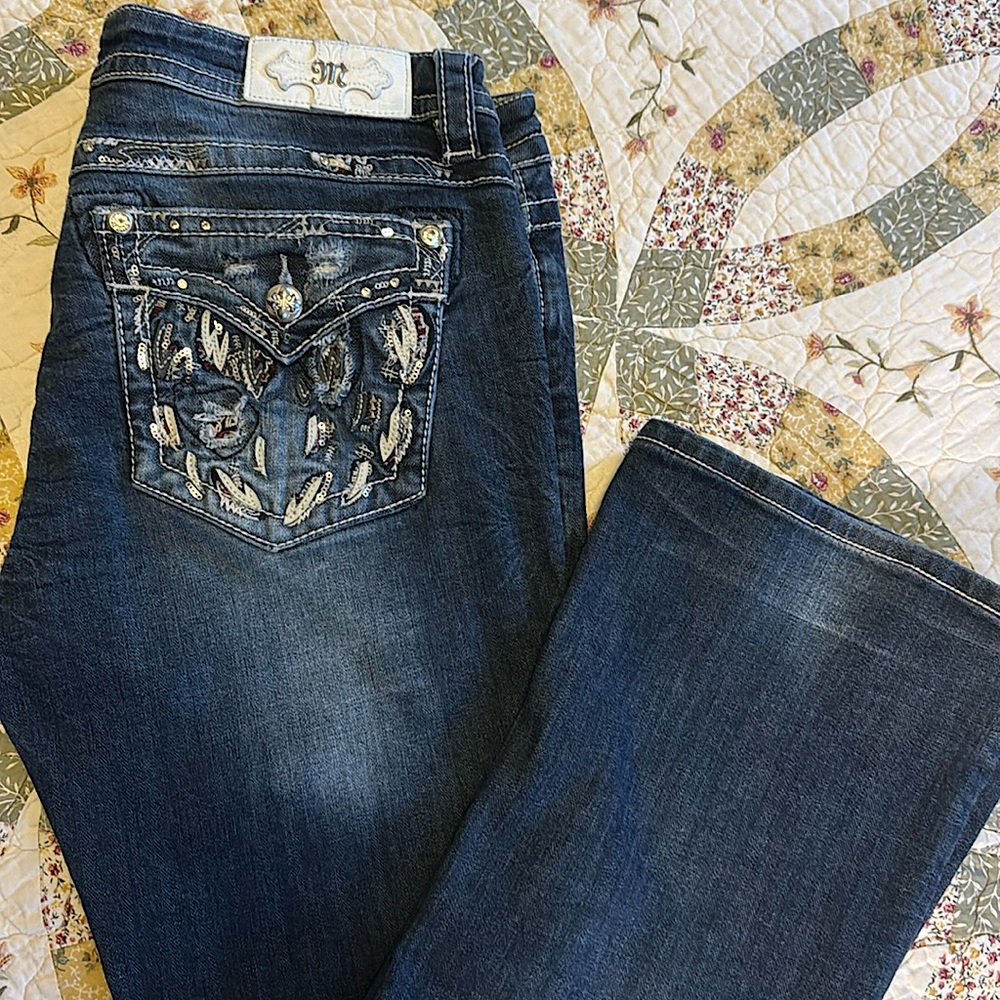 Miss me jeans size 33 x 31. Cute pockets!